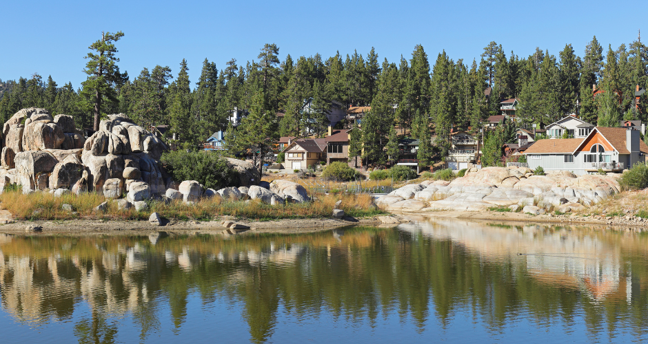 Houses on the shores of Big Bear Lake.
